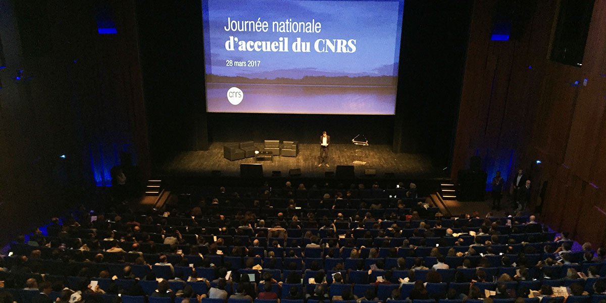 Emploi CNRS tweet media