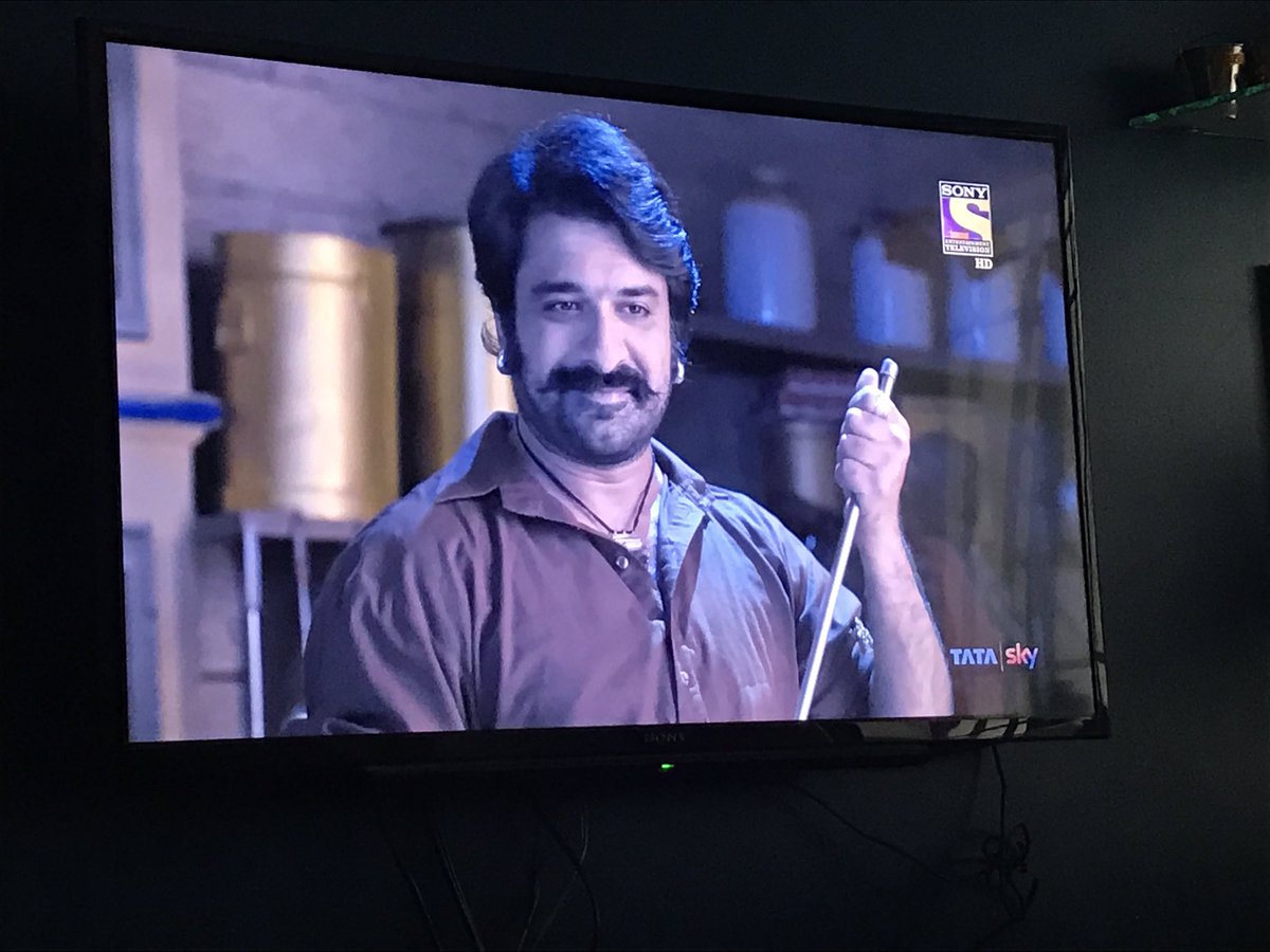 BabaJotwani's tweet photo. My favourite actor on 📺! He's BRILLIANT, been instrumental in making me believe that I could perform &amp; not just act. @KhanEijaz KILLIN IT⭐️❤ https://t.co/lIhUW7kl01