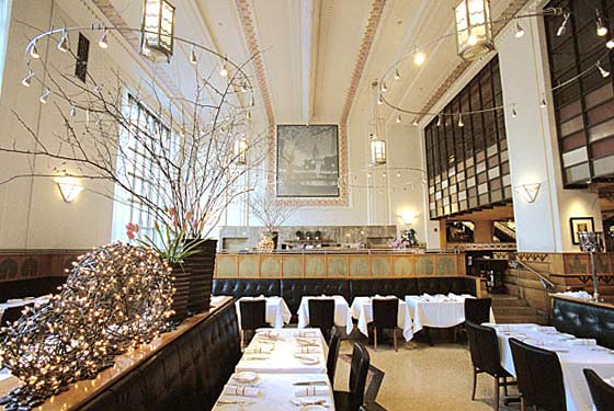 EssentialFoodTr's tweet image. Eleven Madison Park (Nova York). Elegido el mejor restaurante del mundo de 2017. Con estos platos y este ambiente acogedor....