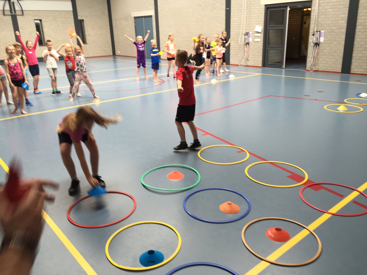 pyretta's tweet image. Anti-pesttraining 
Groep 5/6 OBS de Feart
spelelementen in combinatie met een therapeutische aanpak worden de groepsprocessen zichtbaar