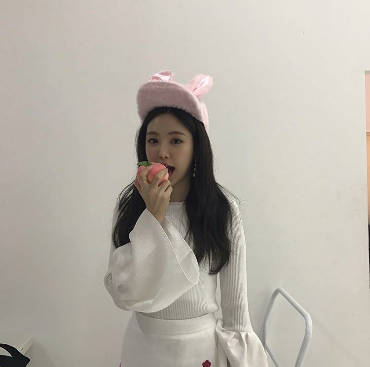 Apinksne94bot tweet picture