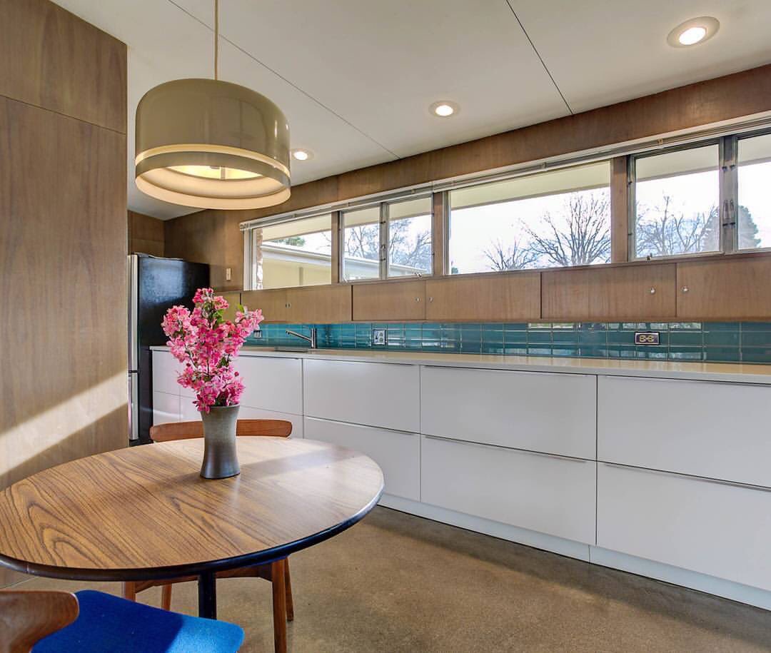 kikidenver's tweet photo. Showings start today. #midcenturymodern #denverrealestate #mynewlisting https://t.co/lUcmtprEnN