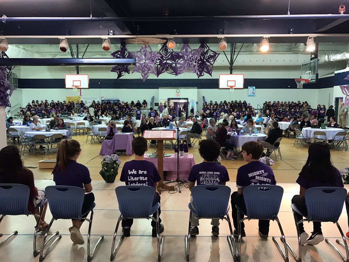AnnahLord's tweet photo. Almost ready for Parent Leadership Day! @Dana_Elementary #danaleads17 @HCPSNC https://t.co/cJGEe8u2nD