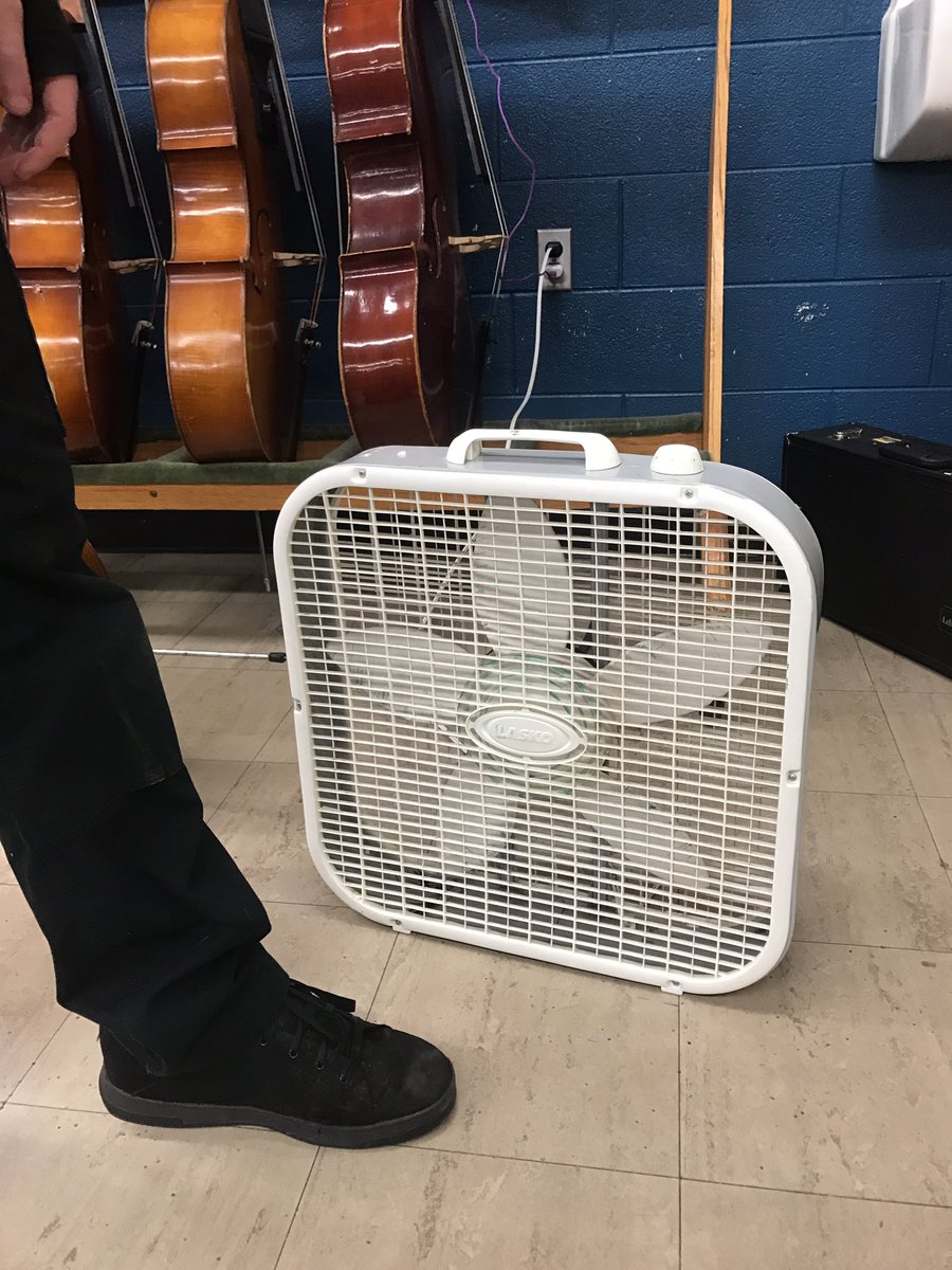 CaseHSBandOrch's tweet photo. Our biggest fan decided to show up today!!! #Music4Lyfe #GotFans #CoolMusic #NeverGiveUpOnYourDreamsWhenEveryoneElseDoes https://t.co/ai0VqlwdK7