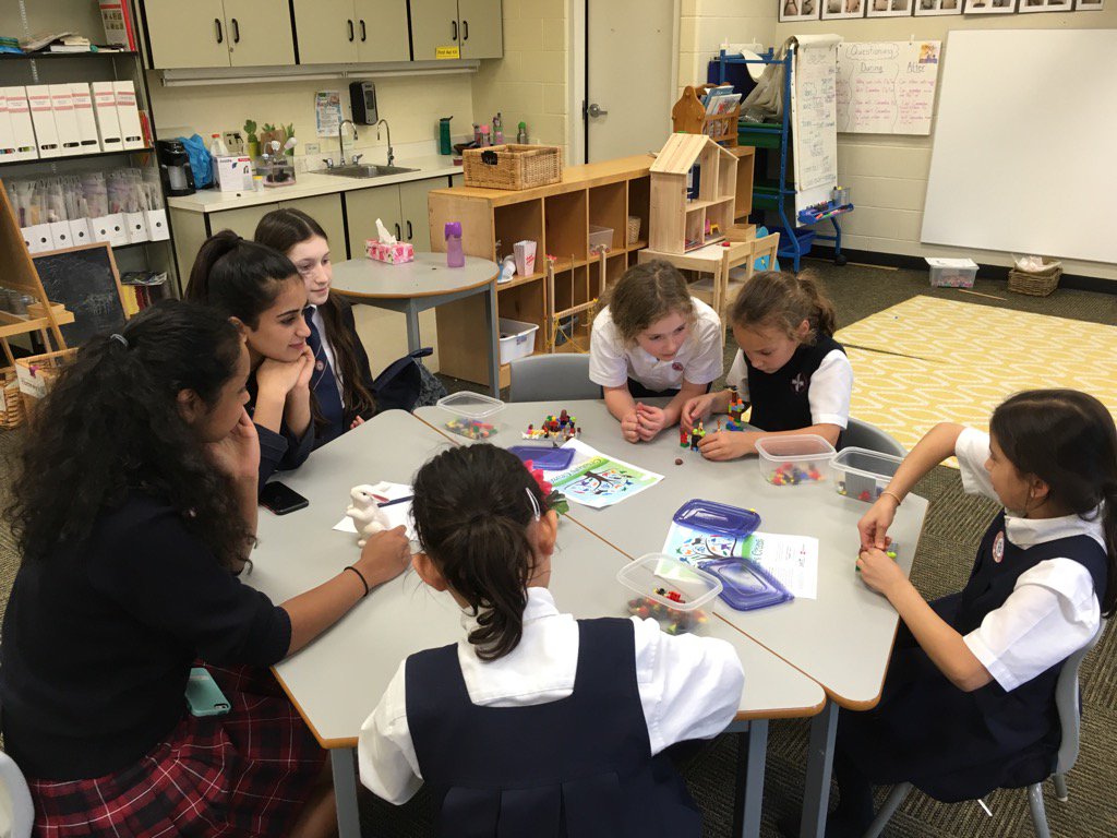 FRC771's tweet photo. Loved starting Junior FIRST Lego Leagues teams yesterday #somanyideas #somuchSTEM #teamwork #omgrobots #firstweets https://t.co/Nk6brVcH0D