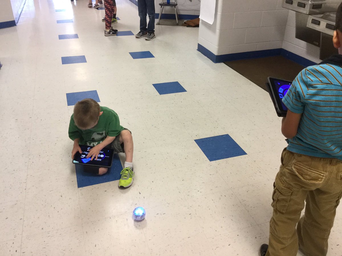 TechatOgden's tweet image. Our EC students using the @SpheroEdu to work on hand eye coordination.  #ec #coordination #nhcschat @NewHanoverCoSch #teched #education