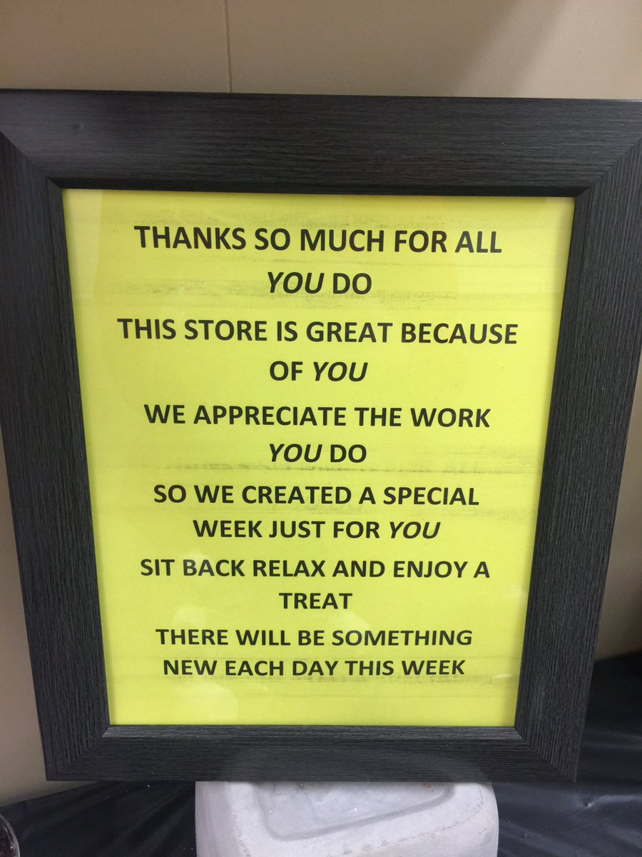 katie_ambuehl's tweet image. Kelly gets creative for Salesfloor  appreciation week. #TargetWillowbrook #OnWednesdayWeEatPink @julianeA37 @jennkallman @Judes731