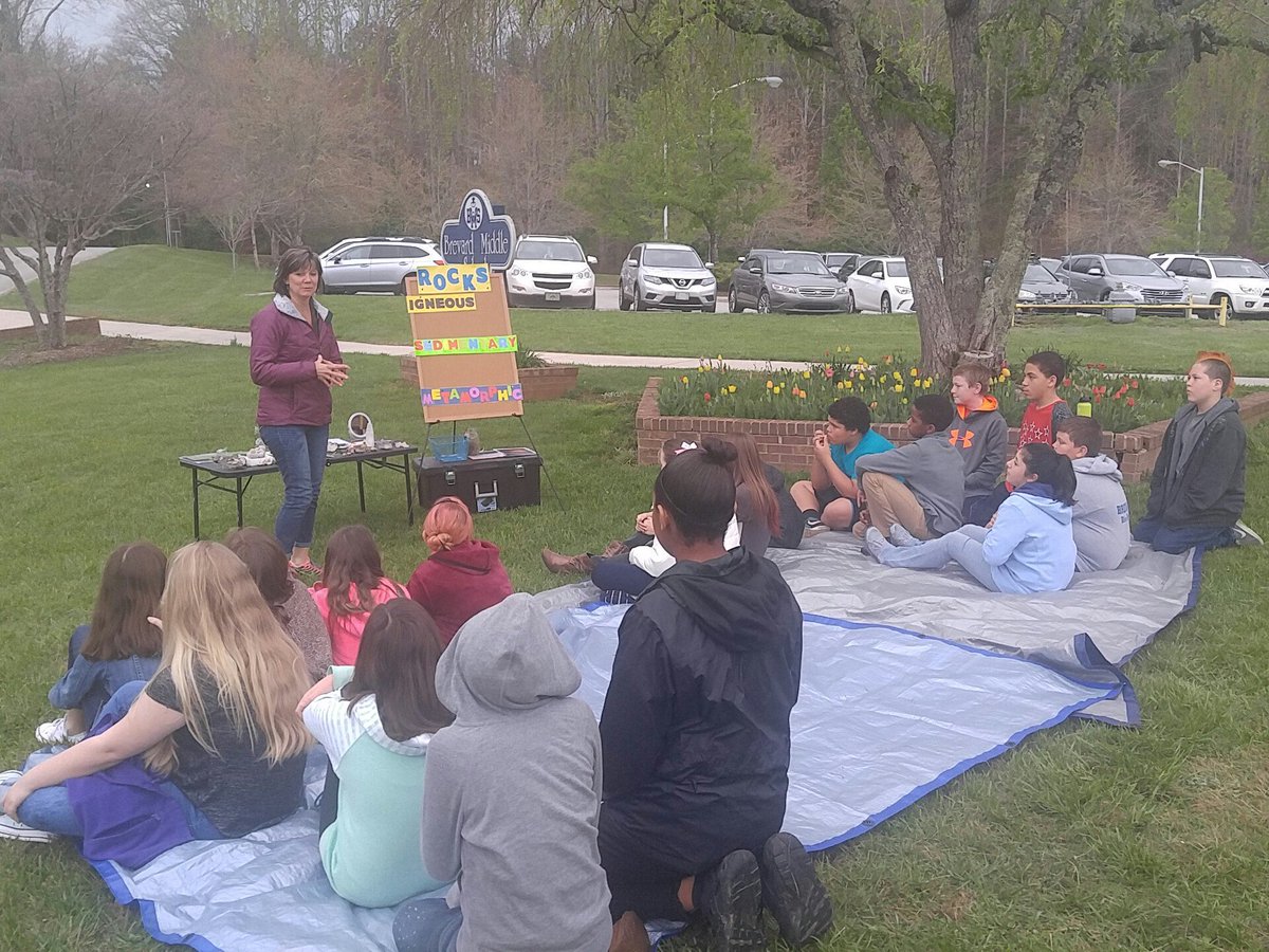 C_E_Bryson's tweet photo. Gem Mining, experimenting and learning about rocks on this fine, brisk morning! #tcsnc #bms #InMyClassroom https://t.co/VDCkZYHBcu