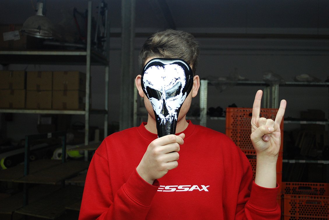 essaxtwtr's tweet photo. Know the dark side of #Pinzat and #Essax very soon...💀
#handpainted #handcrafted #handmade #cycling https://t.co/3lZjmcpdRx