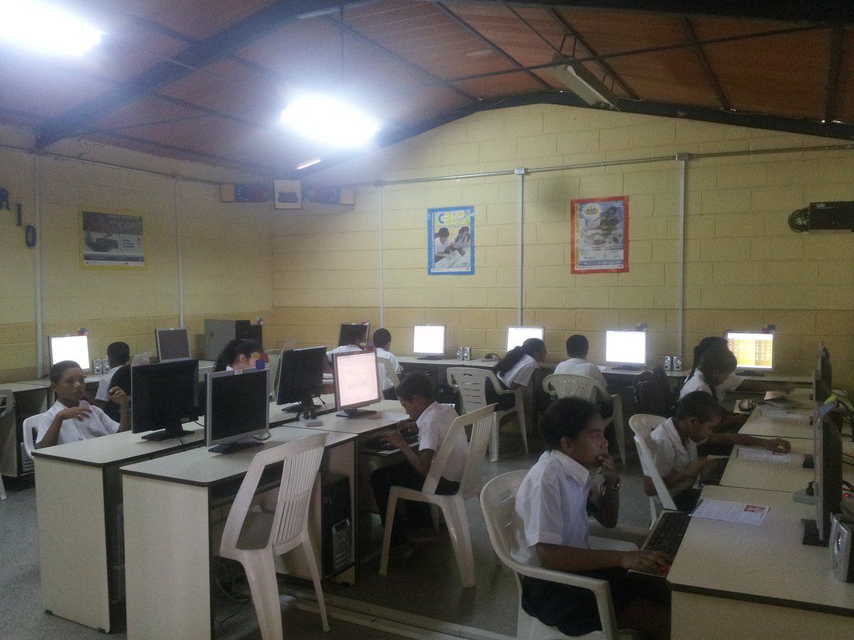 CbitCumana's tweet photo. Atención a la sección 5to C. Adjuntar documento para enviar por correo electrónico.  Transcripción https://t.co/v8ym27WGh9