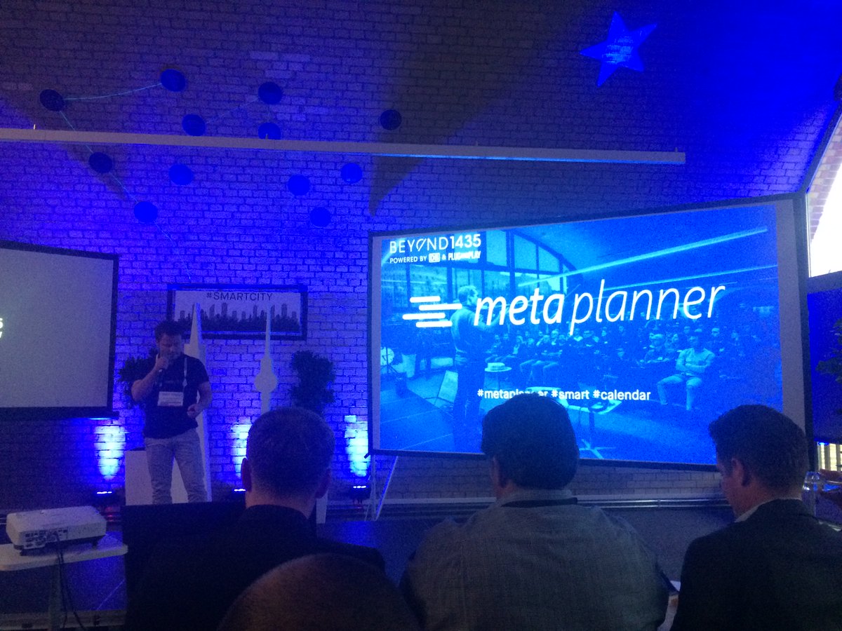 reiner95's tweet photo. Pitch 3 von @metaplanner 
#Smartcity #Beyond1435 @dbmindbox 
w/ @bloggendebahner https://t.co/IwWT88Jo4w