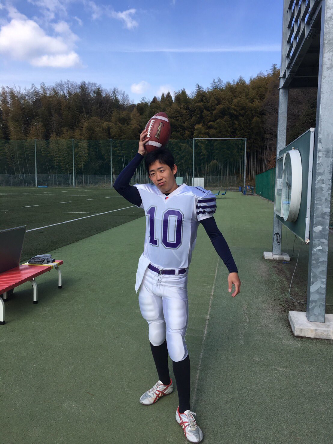 Twitter এ 日本福祉大学アメリカンフットボール部 鈴木壮真 すずきそうま 10 新４年生 社会福祉学部 Qb アメフトの魅力 ポジションによって体格はそこまで気にしなくても 自分の努力次第で楽しめる Wingsの司令塔 誰とでも気さくに話してくれ