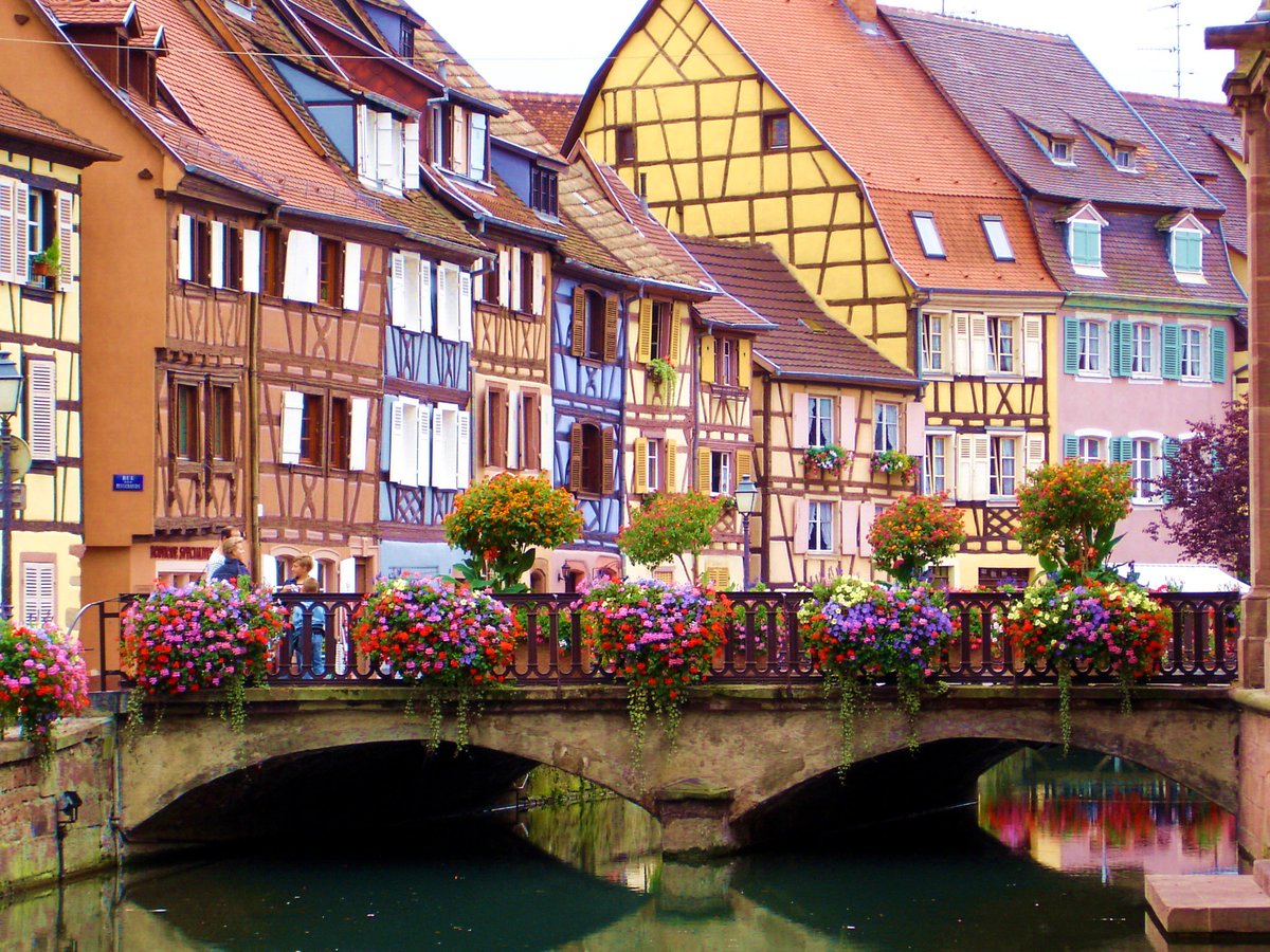 adventuresofnic's tweet photo. Colmar, #France (which is sometimes called “Little Venice”) is a fascinating vintage city and a lovely place to #explore ! #desinations https://t.co/cHf1HtXXc8