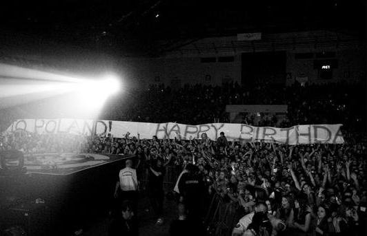 THNews_PL's tweet photo. To już 10 lat, od kiedy pierwszy raz ugościliśmy Tokio Hotel w naszym kraju. Byliście na warszawskim Torwarze? Macie jakieś wspomnienia? https://t.co/kOO86Niu4y