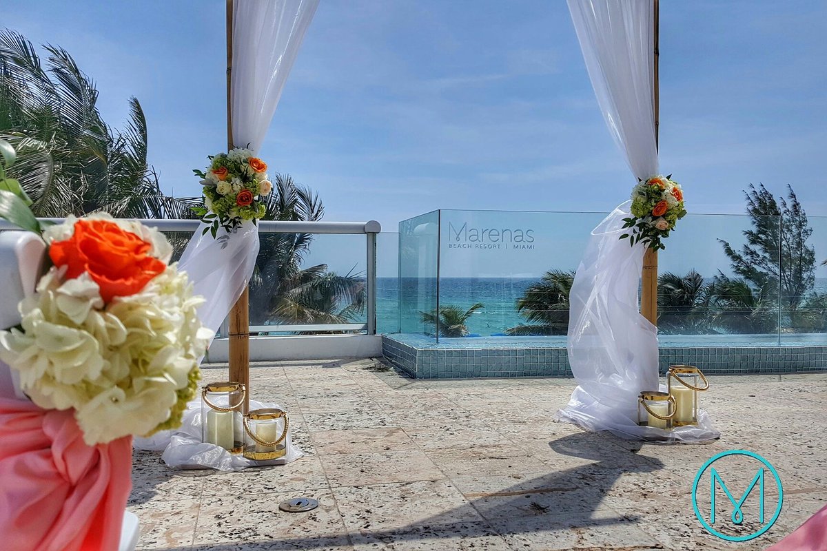 Marenas Beach Resort tweet media