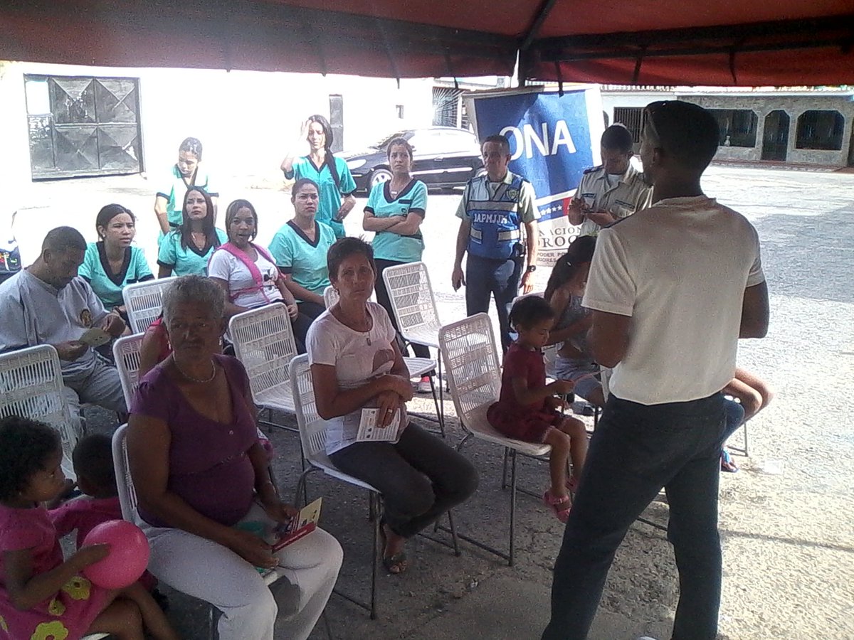 RedONAJJMora's tweet photo. @redonacarabobo realizó conversatorio en Prevención Integral del Consumo en la Urbanización Coro de JJ Mora. @MatsonEnGestion https://t.co/xVrfdVV9hM