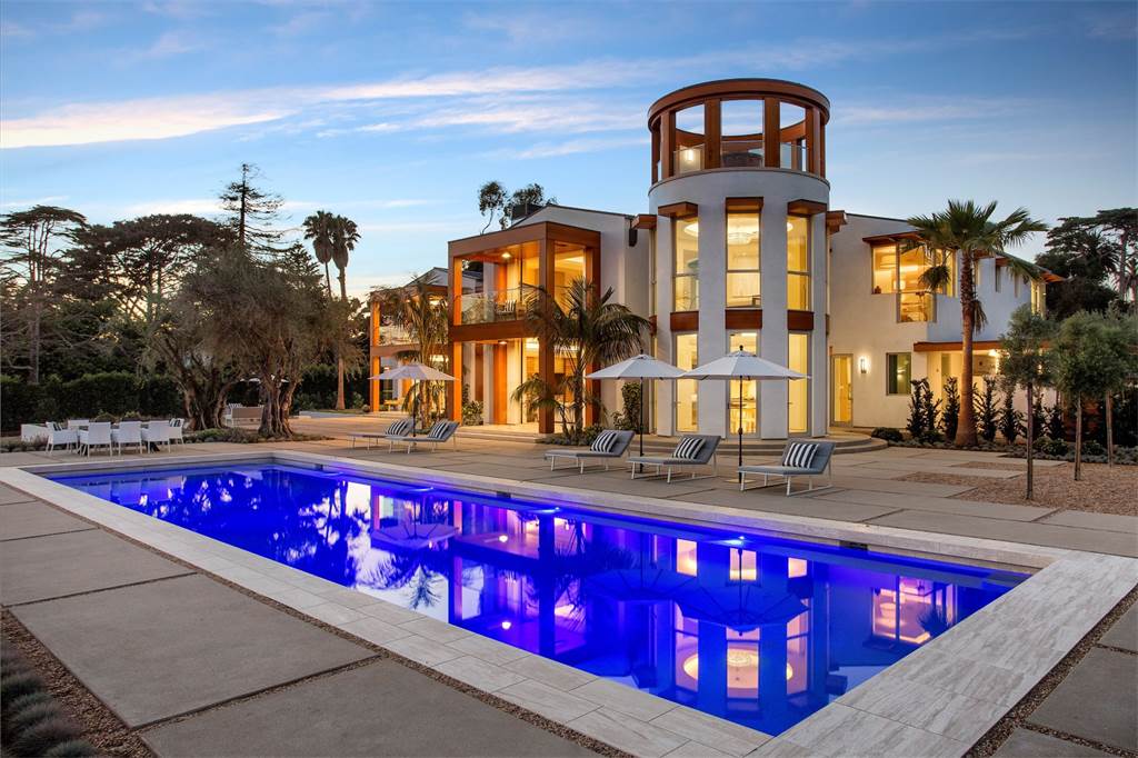 INTL_LIFESTYLES's tweet photo. Spectacular contemporary residence on Marina Drive in Santa Barbara overlooking the Pacific ocean. #luxuryrealestate https://t.co/fT3ZhN7k29 https://t.co/e1OXB7nAa7