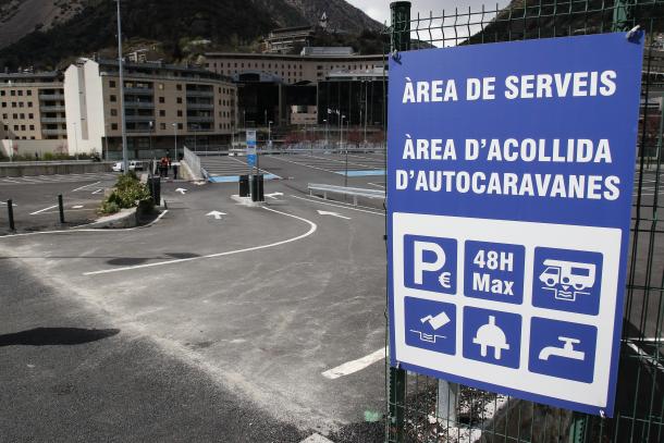 Escaldes obre definitivament l'aparcament dels Veedors amb 14 places amb serveis per auto... tinyurl.com/mnt8uzd