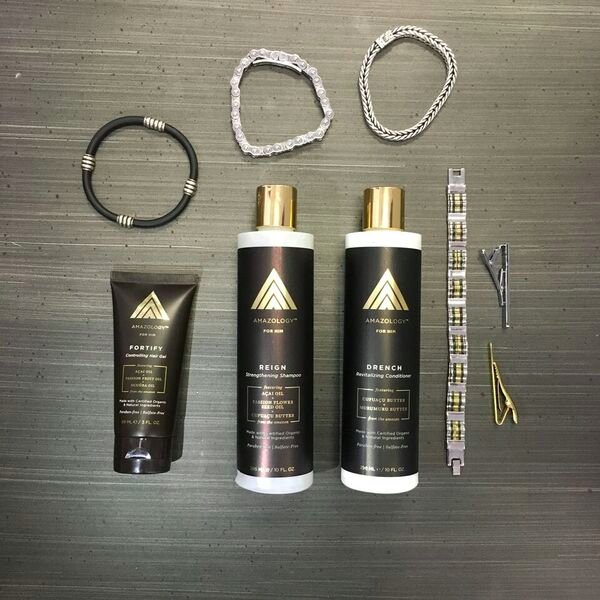 Mr_Cooper860's tweet photo. I always have my @AmazologyMen essentials with me. https://t.co/gADQuf93a2