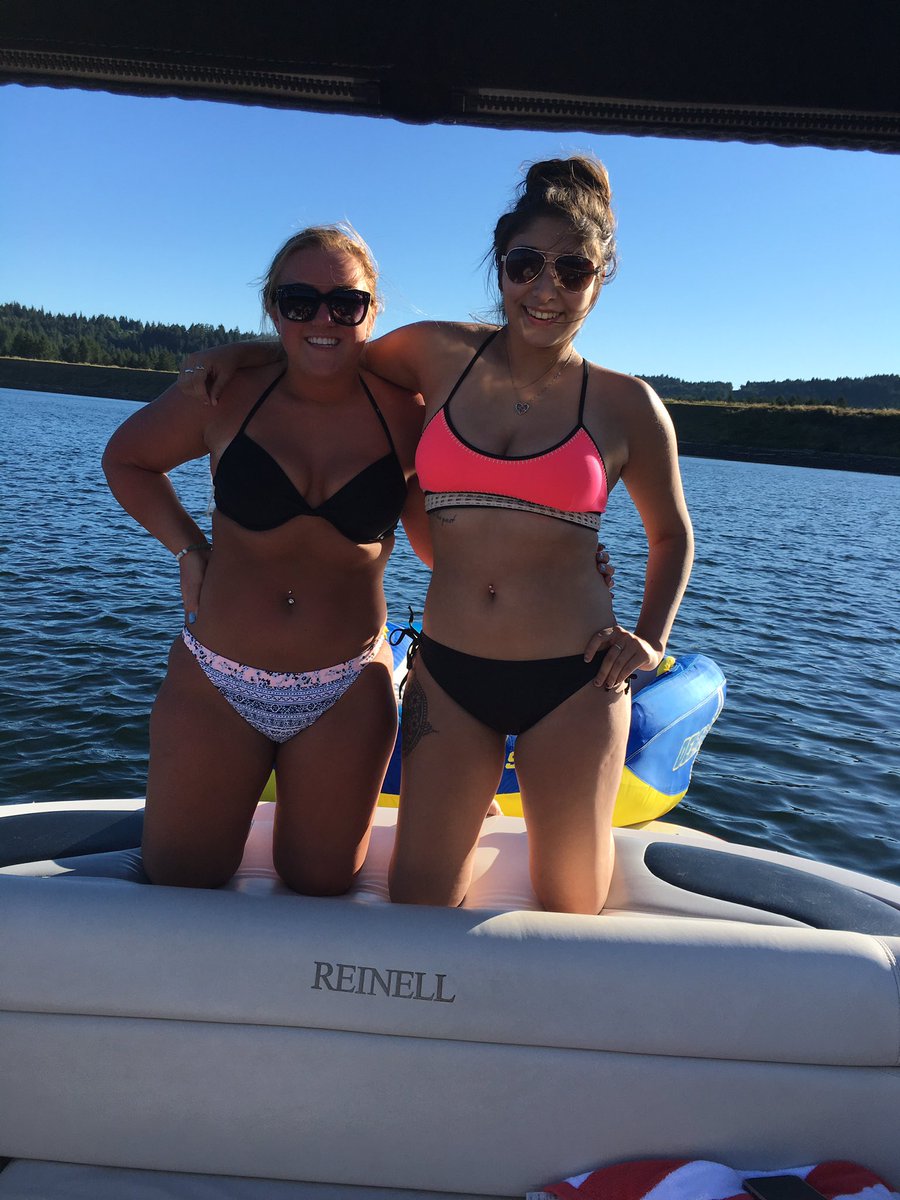 haleynstrom tweet picture