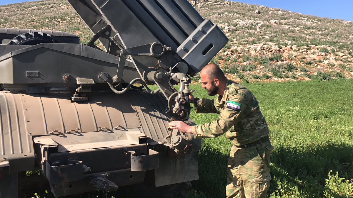 YaserAbdulrahim's tweet photo. قصف الكتيبة الايرانية التي تحرس ضريح الفطيس حافظ في #القرداحة ثائرا لاهلنا في خان شيخون 
#صواريخنا_ستصلكم
#تجرعوا_كأس_المنون
#فيلق_الشام https://t.co/PUt3fHkacv