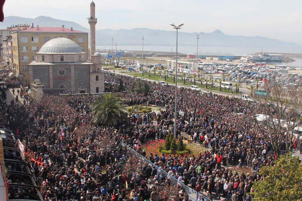 onlardiridir's tweet photo. #Giresun şehidini son yolculuğuna böyle uğurlandı. #ŞehitUfukBingöl https://t.co/6pa2PD5vKu