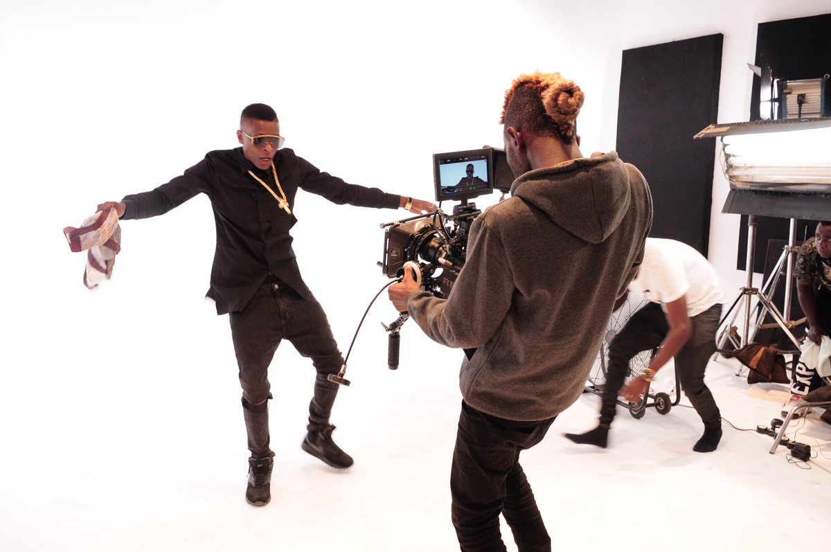 jordanhoechlin's tweet photo. Making of #Superstar @JChameleone
#SnowFilmsNewYork @JordanHoechlin
#BTS @BET @WORLDMUSICAWARD https://t.co/I9GvbBcklI