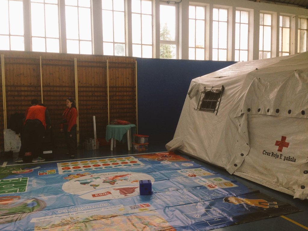 CRECantabria's tweet photo. 🔴Simulacro: Preparado Equipo ESIE de Atención infantil en el albergue a damnificados de #Polanco #Cantabria2017 https://t.co/NvmkAkW22b