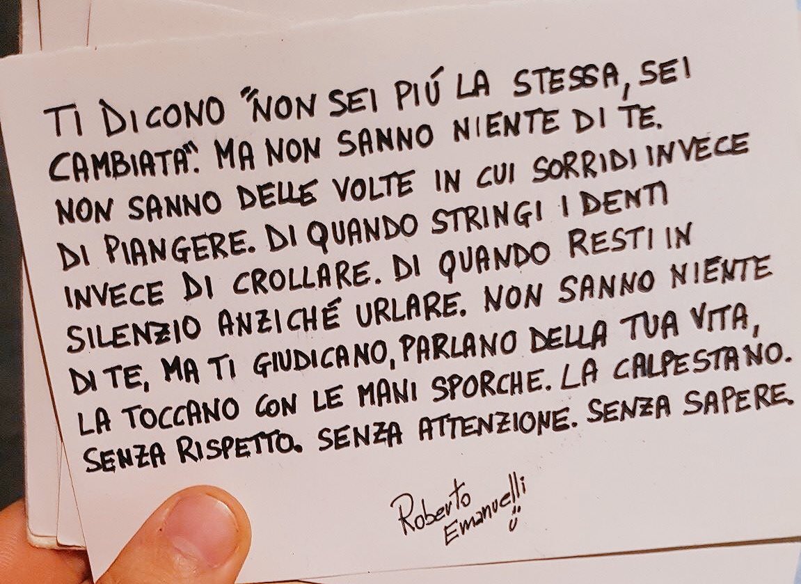 Bea_biscuola's tweet photo. Non sanno niente di te, parlando della tua vita, la toccano con le mani sporche, la calpestano.... https://t.co/vn70U36L0q