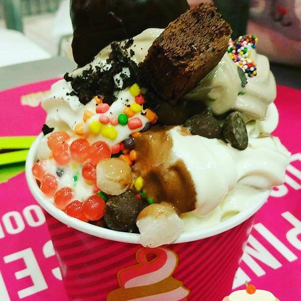 Tag that friend who can’t resist piling up their #Menchies bowl - no matter how messy it gets! (Photo: Menchie’s Creedmoor Crossing)
