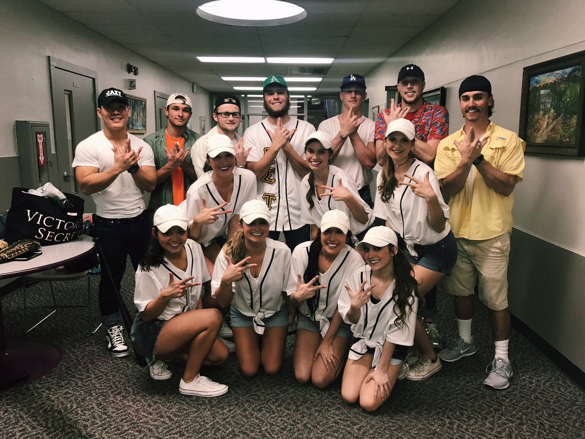 Kyle you did so good last night!! thank you for representing us so well!! @UCA_Pike 👏🏼👏🏼