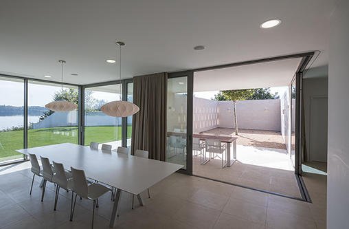 Extend your living space to the outside with CP 130 sliding door with opening corner.
Read about this project: fal.cn/uA8z
