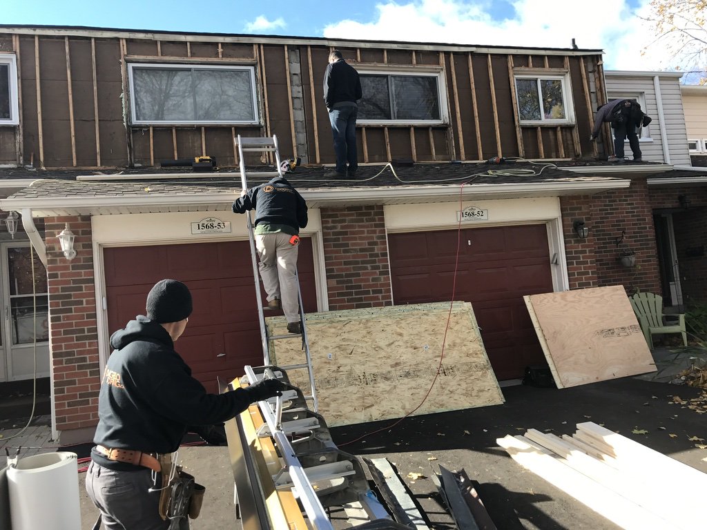 The crew working together to get the job done right!

dangeloandsons.com
#hamont #hamilton #Roofing #Exteriors #BurlON #dundas