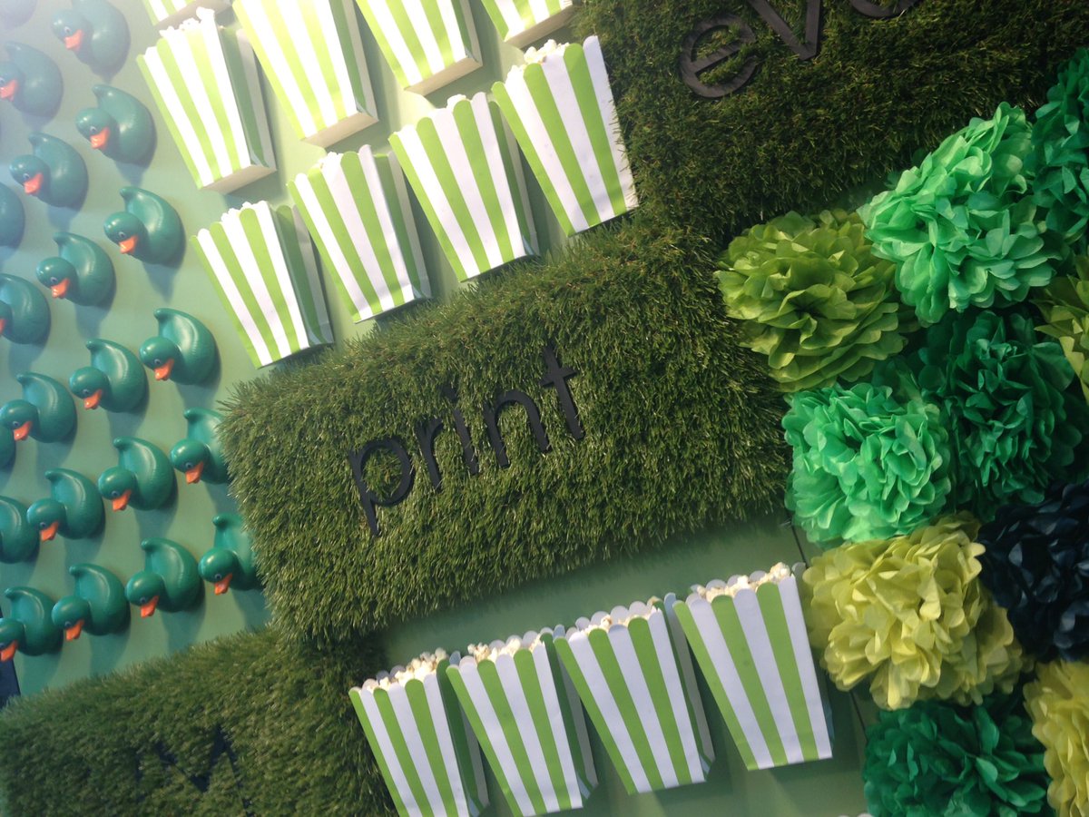 retailfocus's tweet image. @vmbrightleaf gets creative at @VMDisplayShow #VMDS2017 #retail #vm #retailfocus