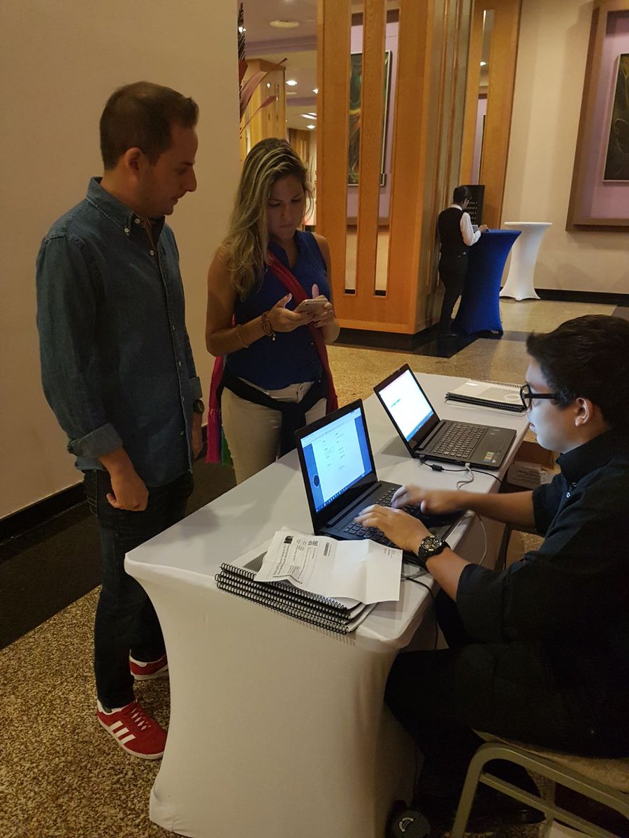 Incontactos's tweet photo. Hoy estamos #Incontacto desde Panamá con el registro del evento
Visual Merchandising SENSOHUMAN
#Relacionesinteligentes
#Eventosincontacto https://t.co/31NRPEUH9T