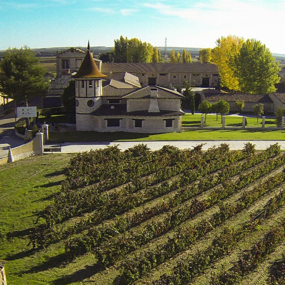 🍇 La familia LÓPEZ CRISTÓBAL os espera en Bodega <a href="/lopezcristobal1/">LOPEZ CRISTOBAL</a> de ROA para conocer más sobre 🍷 #RiberaDelDuero
ow.ly/r22M30aASQI