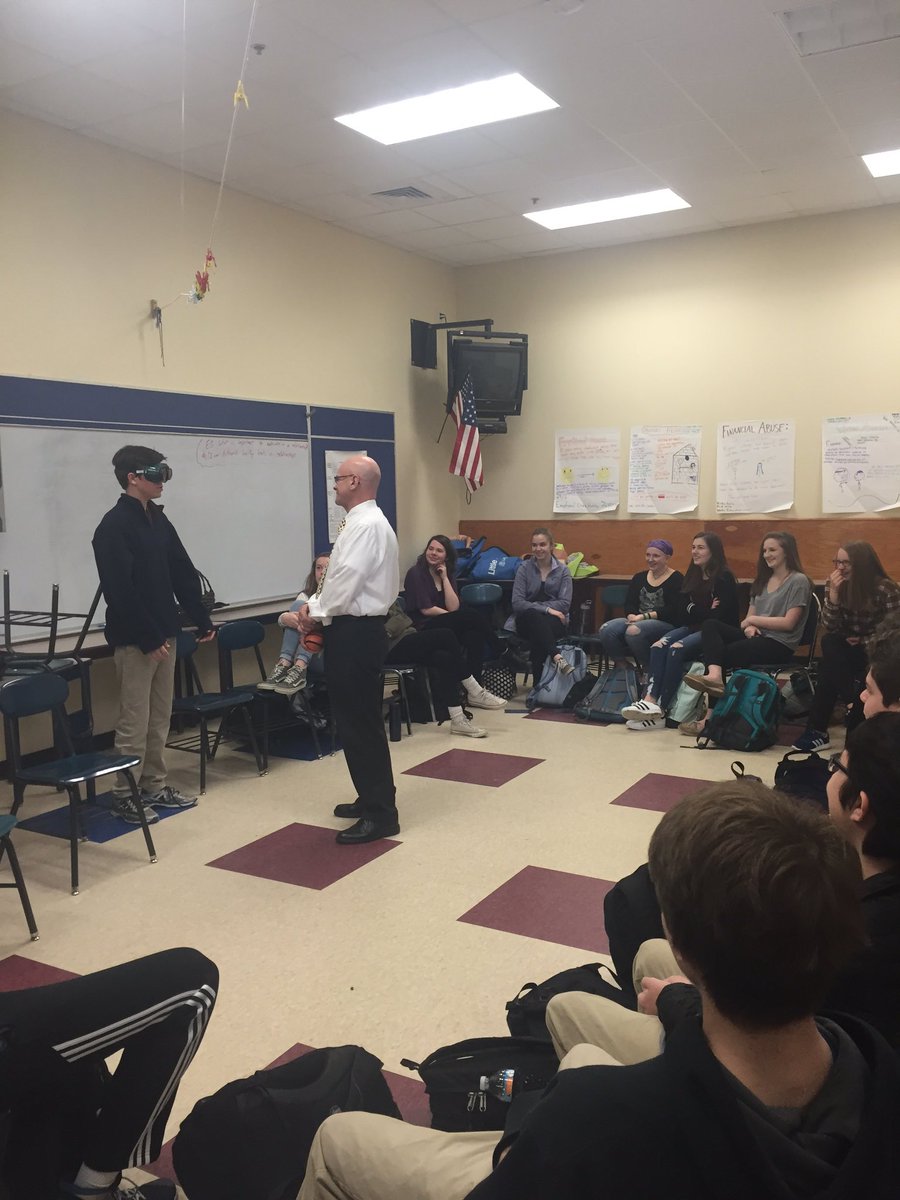 CoachPalmieri3's tweet photo. Big thank you to Bill Phillips and the speakers of the New Beginnings Program for making an impact on our students #dangersofsubstanceabuse https://t.co/GIxUjLBCLm