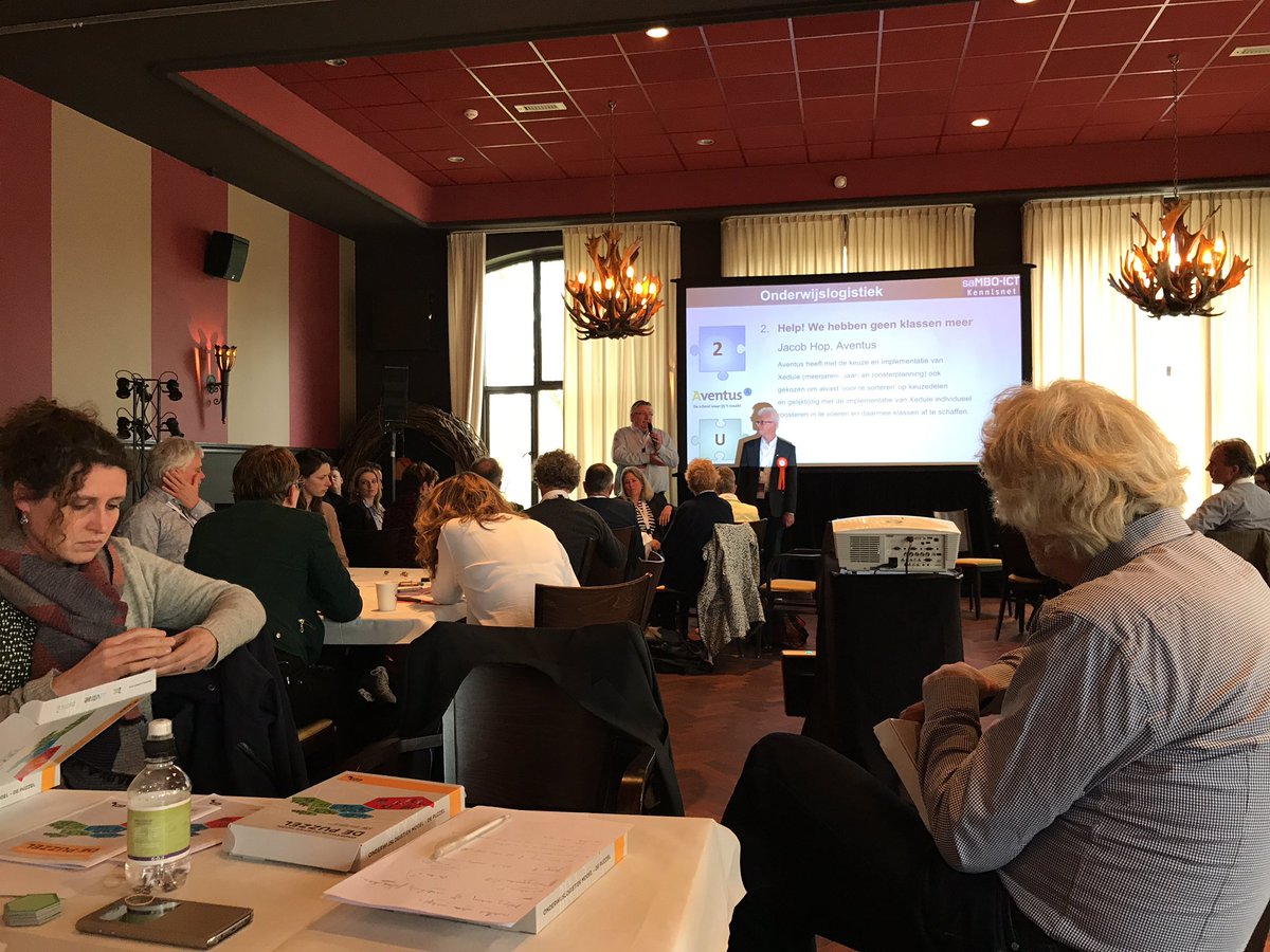ashwinbrouwer's tweet photo. Interessante gesprekken bij de tafels over onderwijslogistiek tijdens #cvimc super (be)geleid door @trendmatcher, Dank! https://t.co/s8cYecjsCH