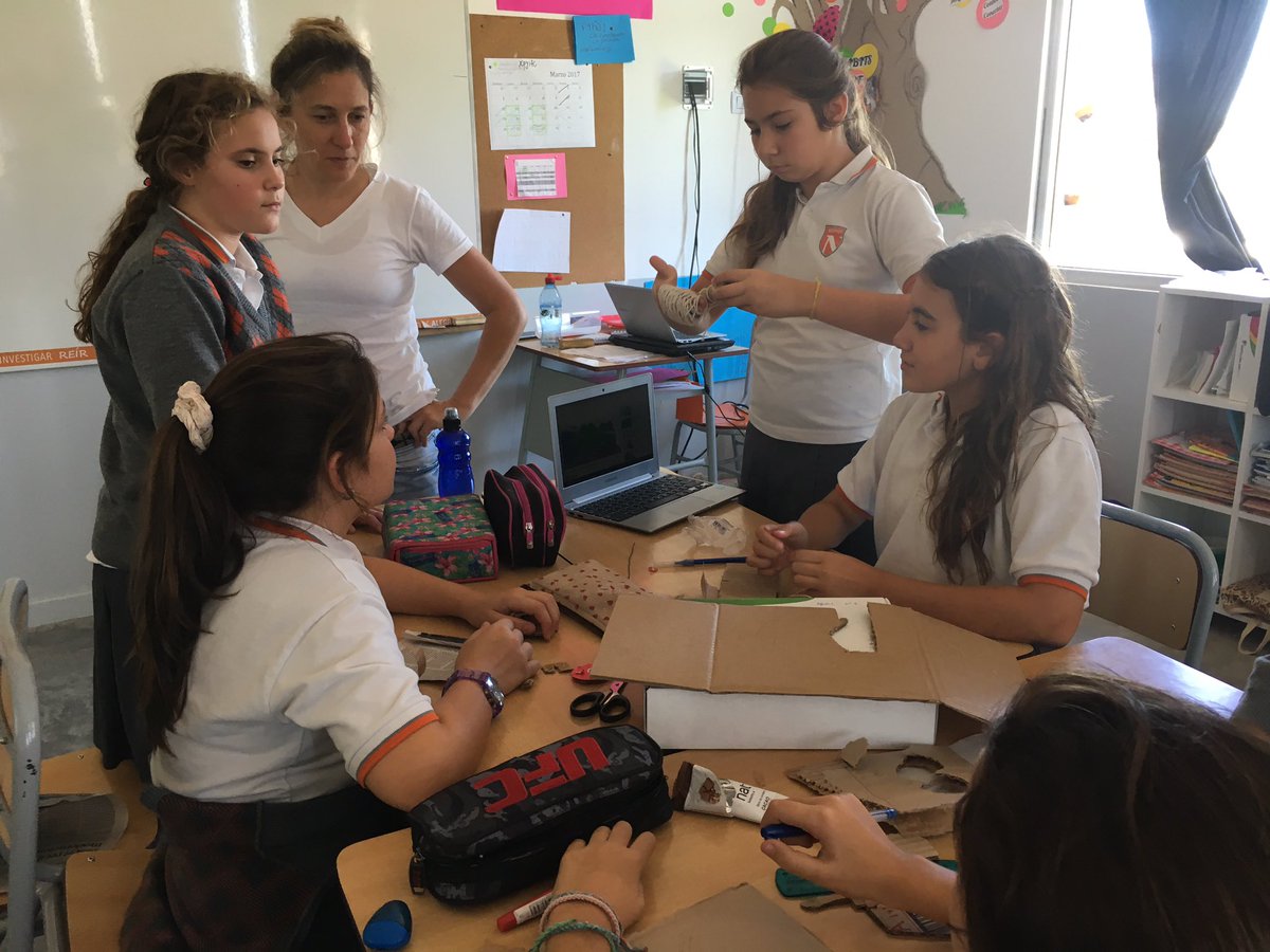 conectadosnfs's tweet photo. Hands on Club NFS una propuesta distinta para llevar adelante proyectos innovadores en 6to grado. @valeserres  @daklar https://t.co/k74redre5S