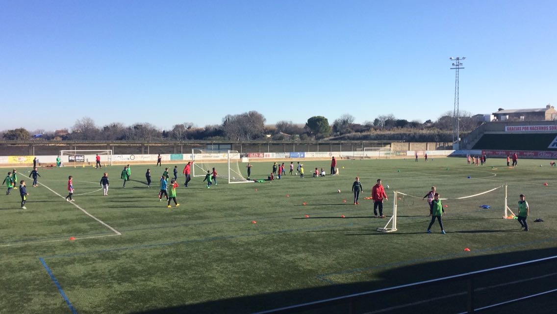 DeductorSpain's tweet photo. Recuerda, si eres jugador/a del @EFBCalatayudA o @unioncalatayud tienes descuento en nuestro Campus ⚽️ 😉  ¡No te lo pierdas! #Deductor https://t.co/4lgTIj6kbP