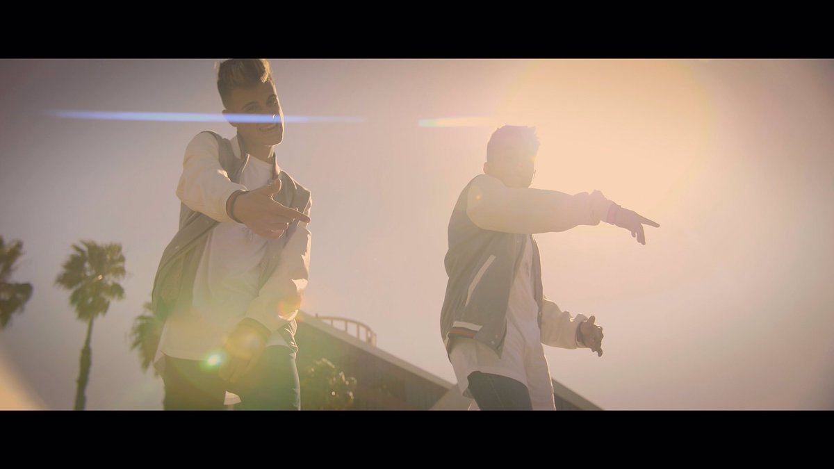 AdexeYNau's tweet photo. Primera imagen de nuestro nuevo videoclip y single!!! 🙆🏼‍♂️🙆🏼‍♂️Aún no podemos desvelar el nombre #---------- 😍@sonymusiclatin @ivantroyano https://t.co/VsknBdkxfg