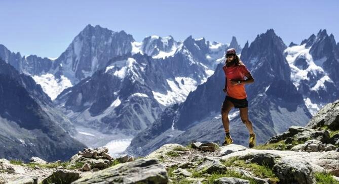 Trailer e ultratrailer: giovedì 6 aprile incontro con il mito #AntonKrupicka da DF Sport Specialist #Milano goo.gl/RdgLRI