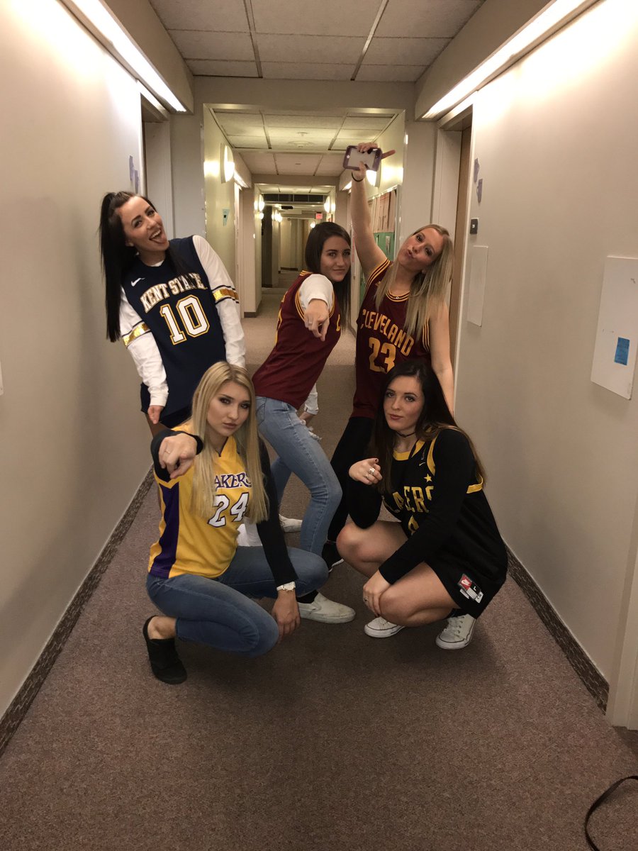 JDiRenna24's tweet photo. If you ain't with us, you probabaly against us🤷🏻‍♀️ #ratpack #chasingthatcheddar @TMaee18 @mollyjackson23 @carey_hendrix24 @ttttaylorobrien https://t.co/RqY5bYSnLU