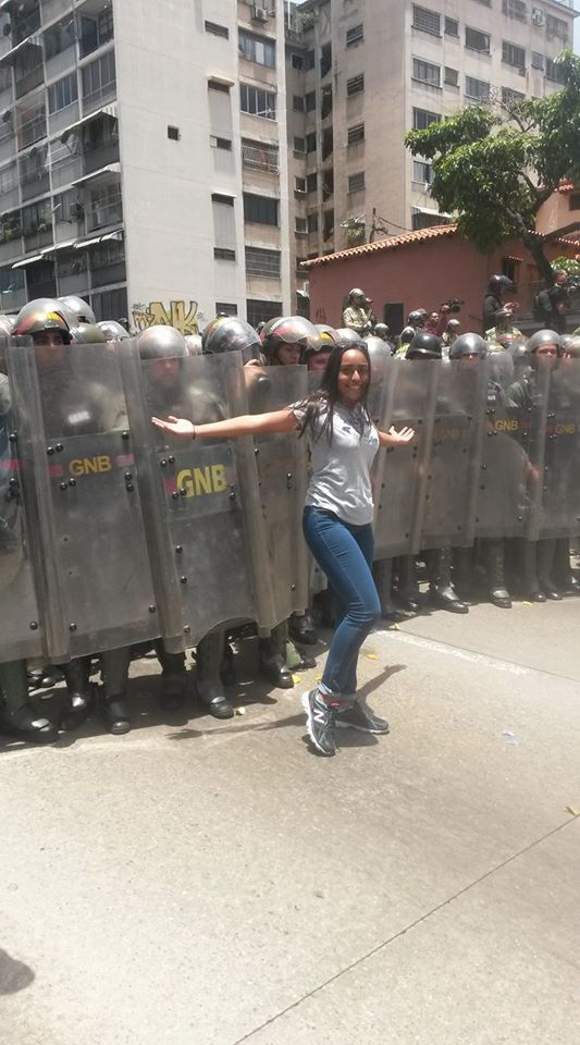 Intuitweetvo's tweet photo. RT si tú también la quieres matar https://t.co/ZiFDZ7SAYn