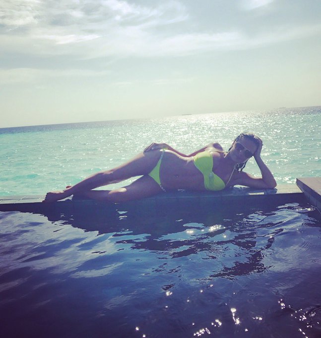 Just hanging around making the most of it #holiday #vacation #love #heaven #infinitypool #maldives #bikini<a href="/tag/holiday"class="tags">#holiday</a><a href="/tag/love"class="tags"><span>#love</span></a><a href="/tag/bikini"class="tags"><span>#bikini</span></a><a href="/tag/vacation"class="tags"><span>#vacation</span></a><a href="/tag/maldives"class="tags"><span>#maldives</span></a><a href="/tag/heaven"class="tags"><span>#heaven</span></a><a href="/tag/infinitypool"class="tags"><span>#infinitypool</span></a>