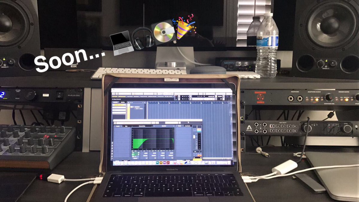 OMusicMgmt's tweet photo. Working on some new tracks in Vegas π
#O2MusicMgmt #O2MusicRecs https://t.co/DDrZrnCZPK