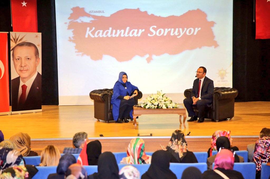 SeymaDgc's tweet photo. Sn. Bakanımız @bybekirbozdag "Kadınlar Soruyor" programında hanımlarımızın sorularını yanıtladı. https://t.co/IXoh0WdsdG