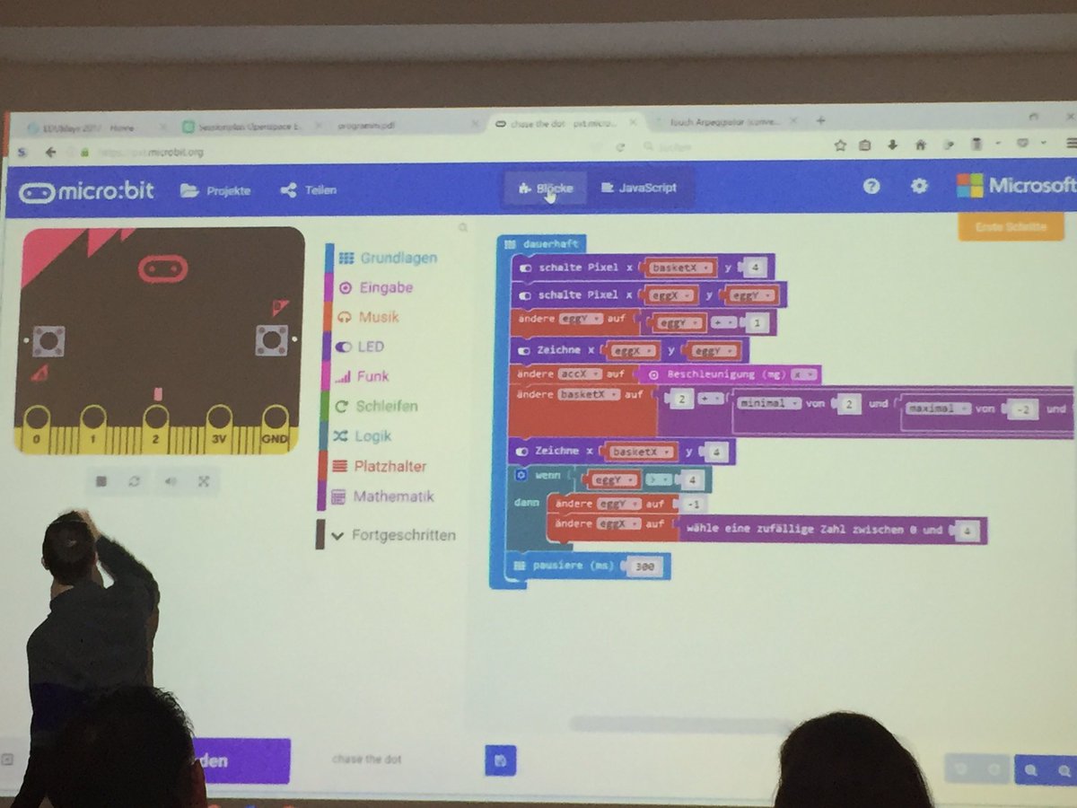 conny_9er's tweet photo. micro:bit kleiner als eine Visitenkarte aber vielfältig in allen Stufen einsetzbar #ikp1417 #phtik #edudays #krems #education https://t.co/wEB7i3A2qN