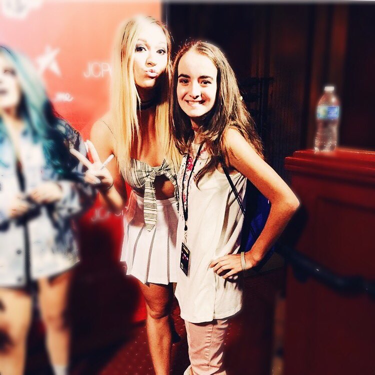 Happy birthday Alisha Marie I can\t believe I meet you you are my favorite YouTuber ilysm 