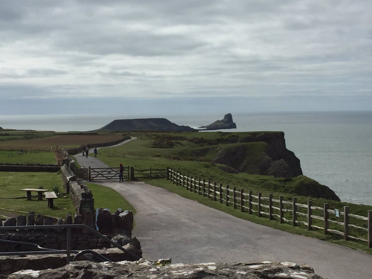 Griffiths63Mark's tweet photo. Nice bike ride to Rhossili. Can't beat it. 👍💪🍺🚴🏿🍷 https://t.co/rNKPtAA00h